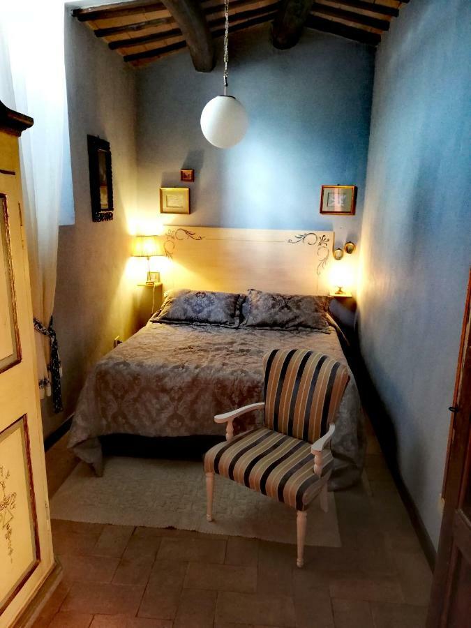 Sotto I Tetti Del Borgo Apartment Spoleto Exterior photo
